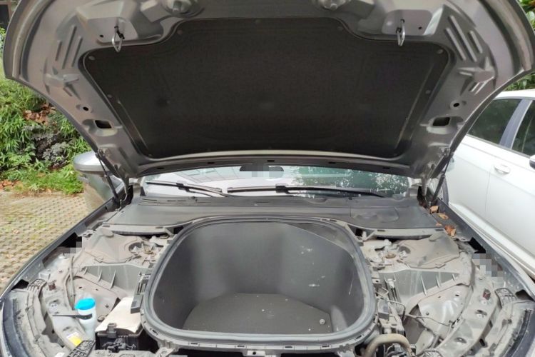 Used XPeng P7 2020 670N Engine Bay