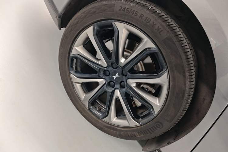 Used XPeng P7 2020 670E Exterior 3