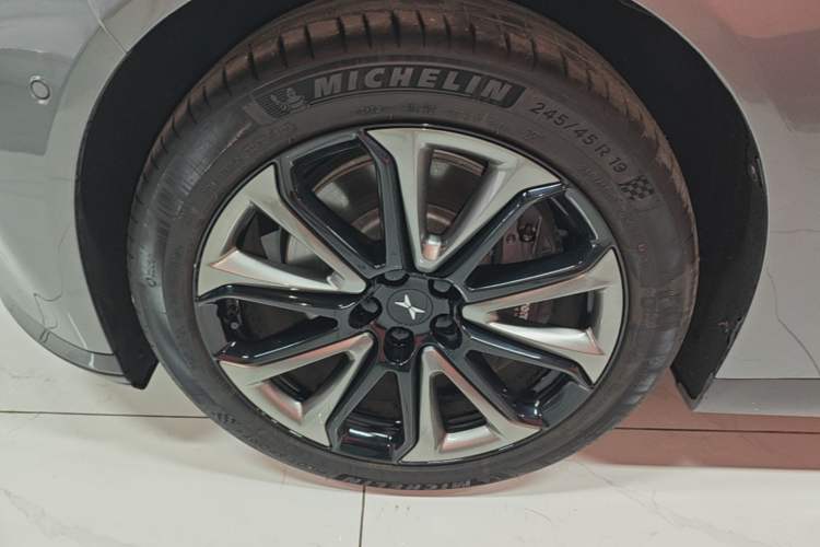 Used XPeng P7 2020 670E Exterior 4