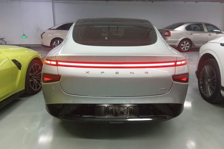 Used XPeng P7 2020 670E Exterior 4