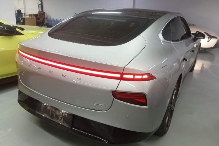 Used XPeng P7 2020 670E Exterior 5