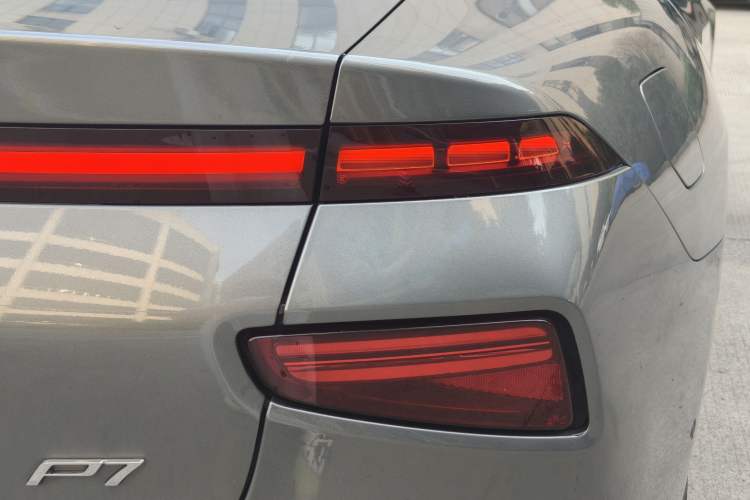 Used XPeng P7 2020 670E Exterior 9
