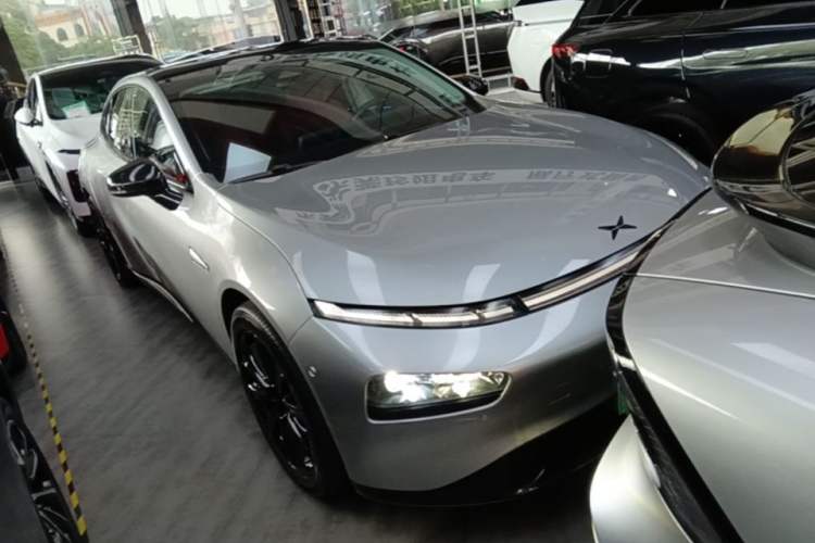 Used XPeng P7 2020 562N Performance Edition Front Right 45 Deg