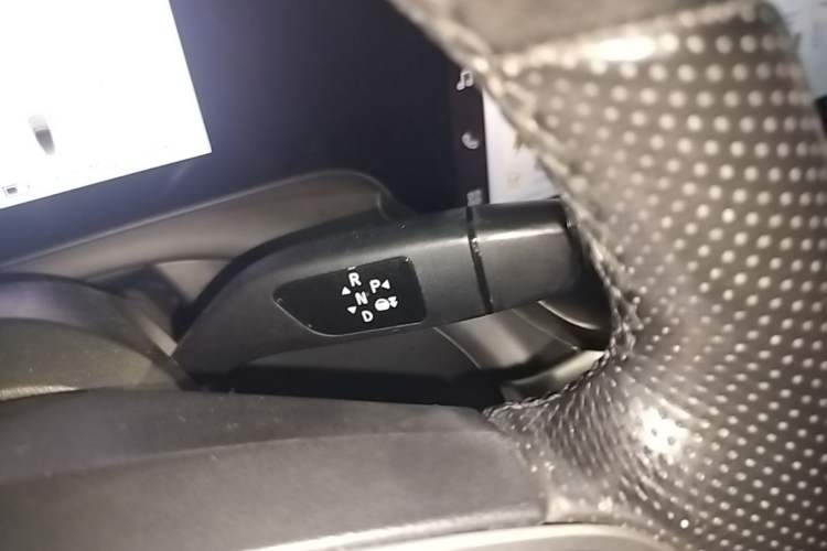 Used XPeng P7 2020 586E Gear Lever