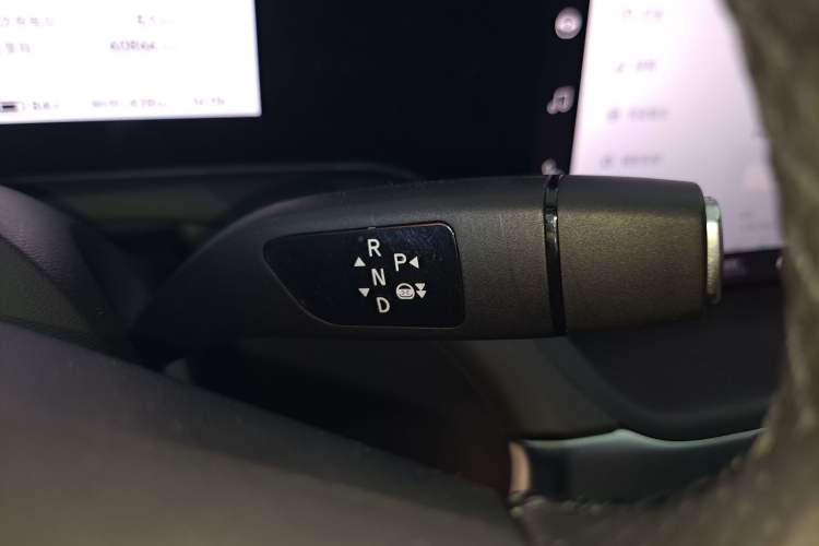 Used XPeng P7 2020 586N Gear Lever