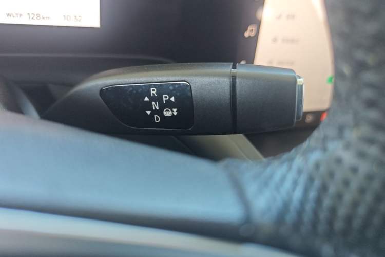 Used XPeng P7 2020 670N Gear Lever