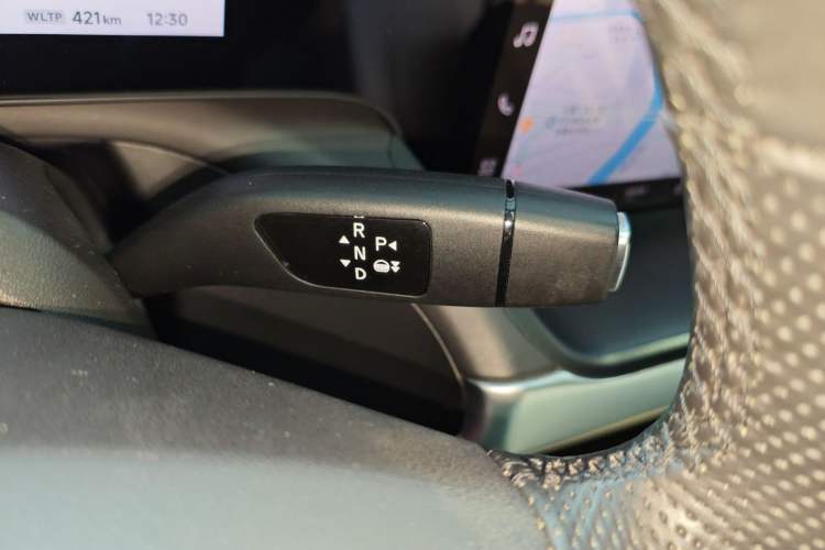 Used XPeng P7 2020 586N Gear Lever
