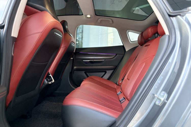 Used XPeng P7 2020 670E Interior 4