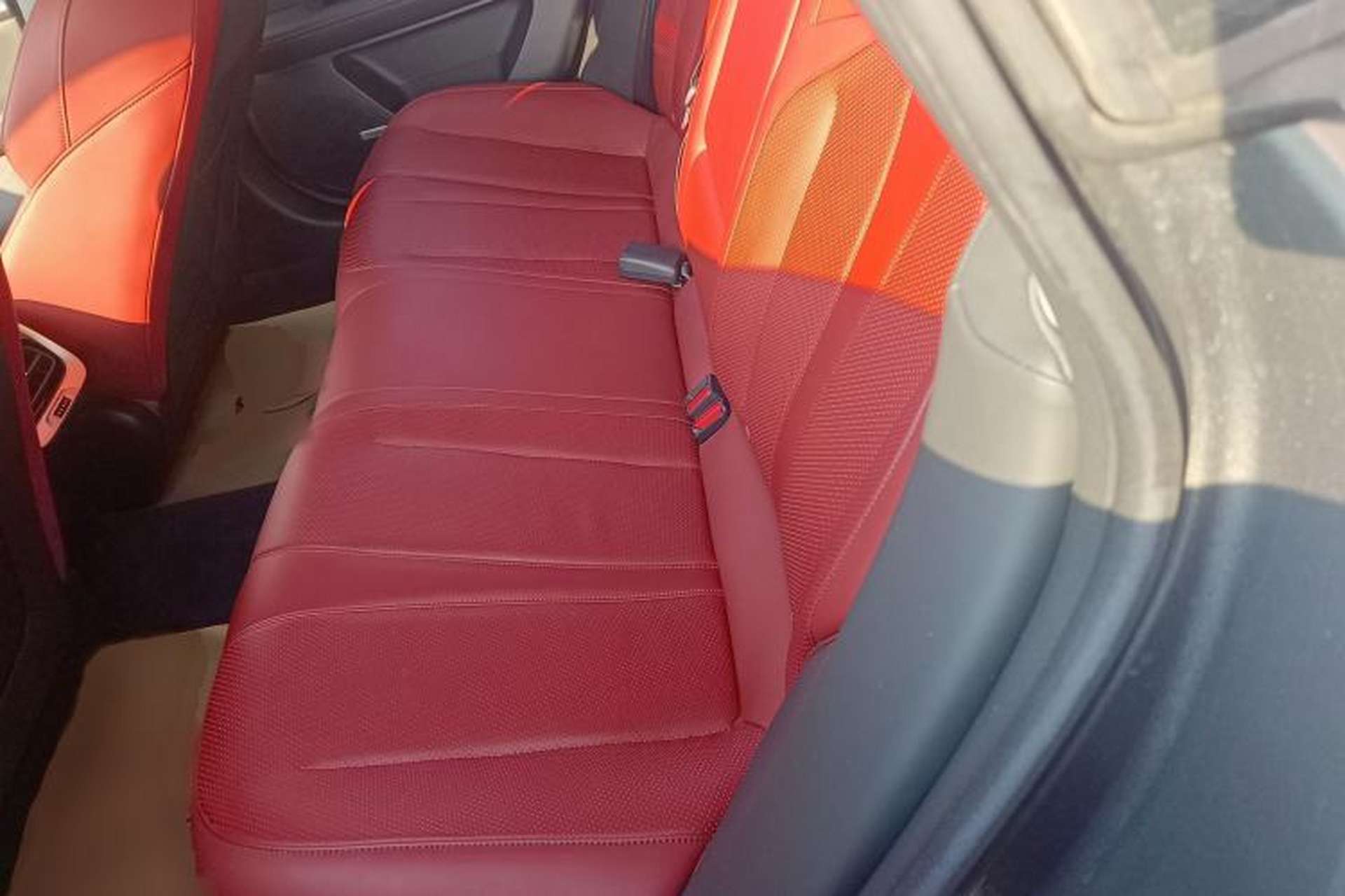 Used XPeng P7 2020 670E Interior 4
