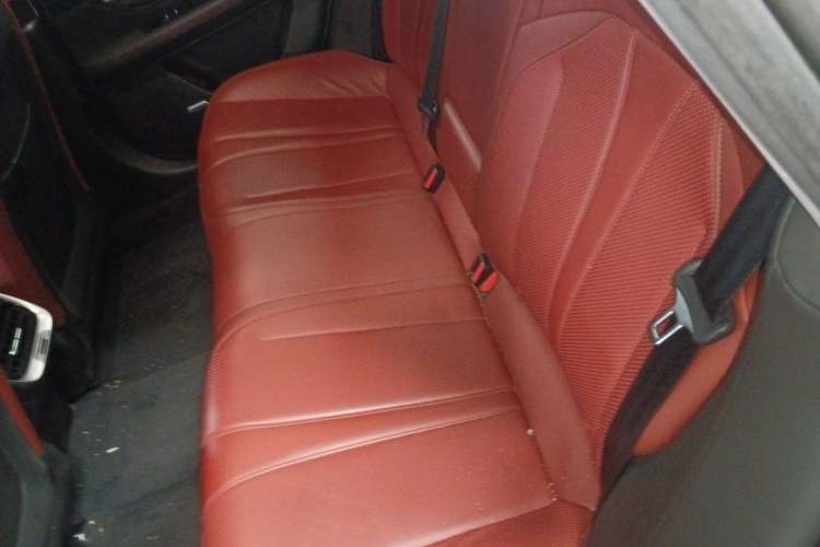 Used XPeng P7 2020 670E Interior 4