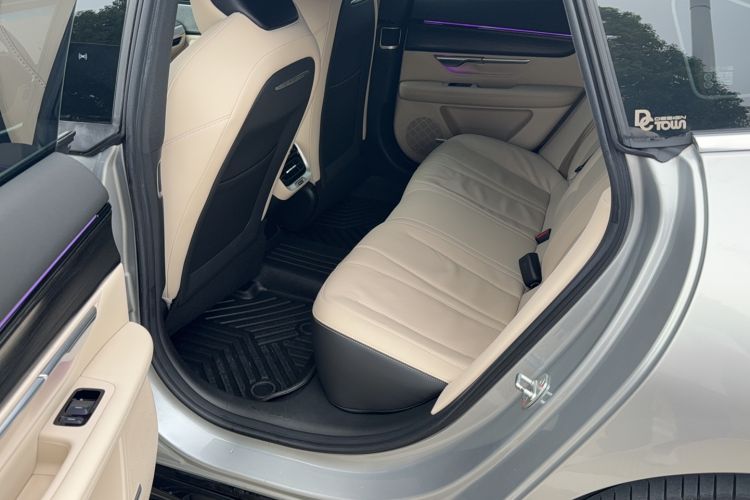 Used XPeng P7 2020 670N Interior 5