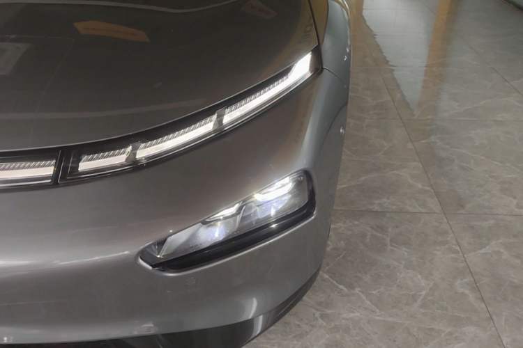 Used XPeng P7 2020 Rear-Drive Long-Range Smart Drive Version Left Front Headlight