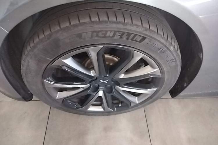 Used XPeng P7 2020 670E Left Front Wheel Hub