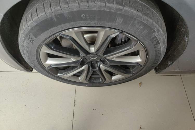 Used XPeng P7 2020 670N Left Front Wheel Hub