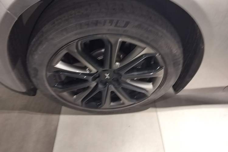 Used XPeng P7 2020 670E Left Front Wheel Hub