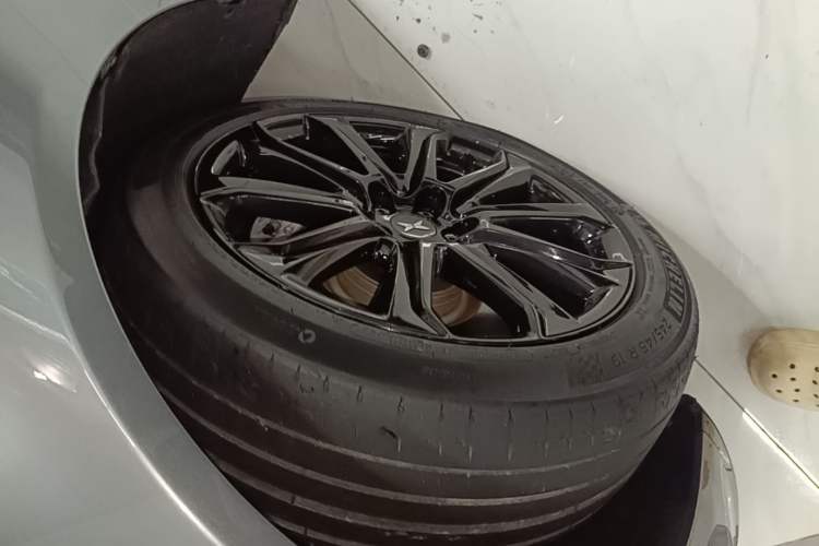 Used XPeng P7 2020 562E Performance Edition Left Front Wheel Hub
