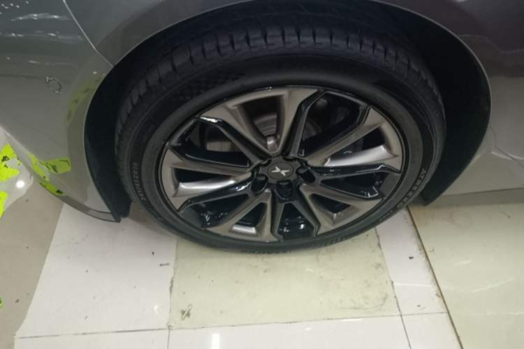 Used XPeng P7 2020 670N Left Front Wheel Hub