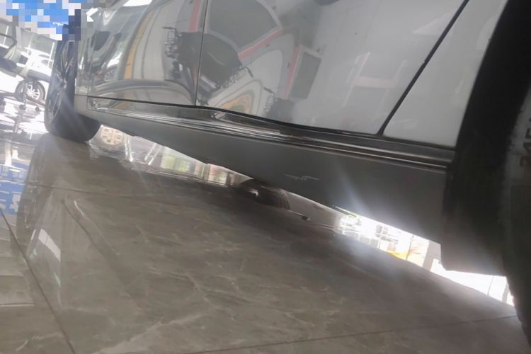 Used XPeng P7 2020 Rear-Drive Long-Range Smart Drive Version Left Side Sill