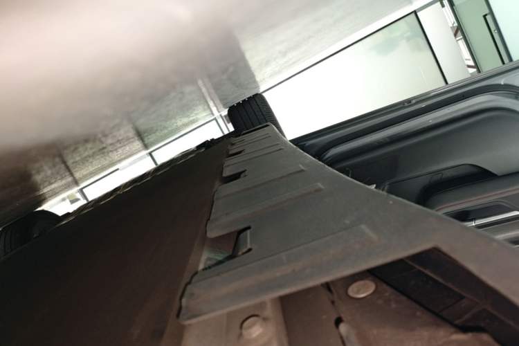Used XPeng P7 2020 670E Left Side Sill