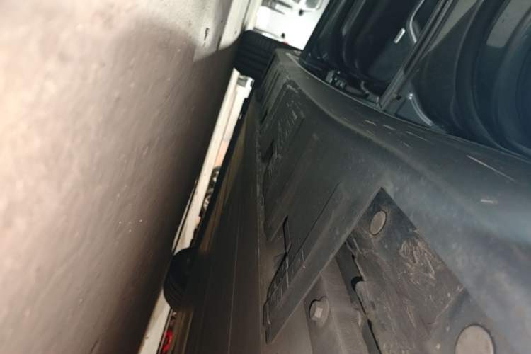 Used XPeng P7 2020 586N Left Side Sill