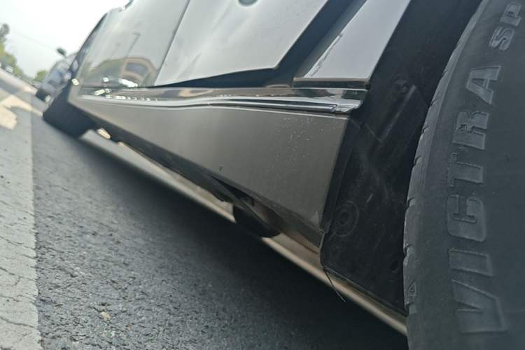 Used XPeng P7 2020 Rear-Drive Long-Range Smart Drive Version Left Side Sill