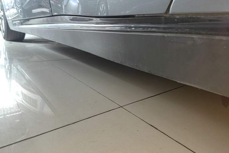Used XPeng P7 2020 670N Left Side Sill
