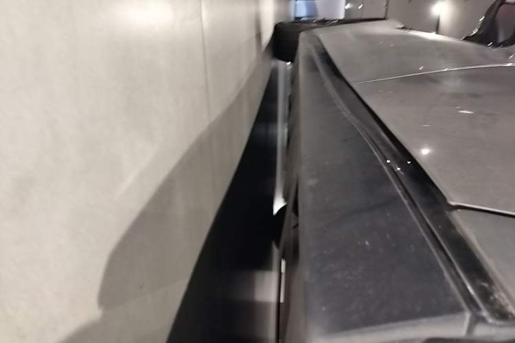 Used XPeng P7 2020 670E Left Side Sill