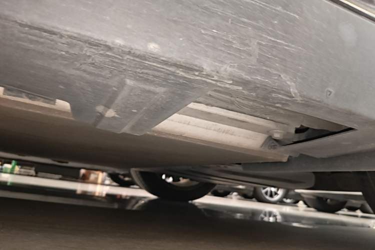 Used XPeng P7 2020 670N Left Side Sill
