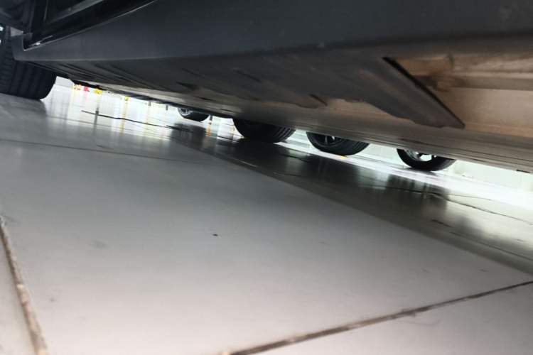 Used XPeng P7 2020 586N Left Side Sill