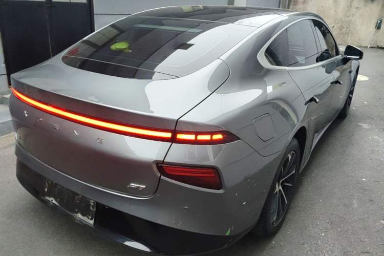 Used XPeng P7 2020 670E Rear Right 45 Deg