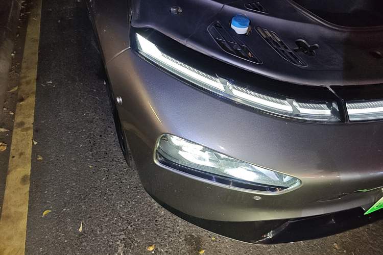 Used XPeng P7 2020 670E Right Front Headlight