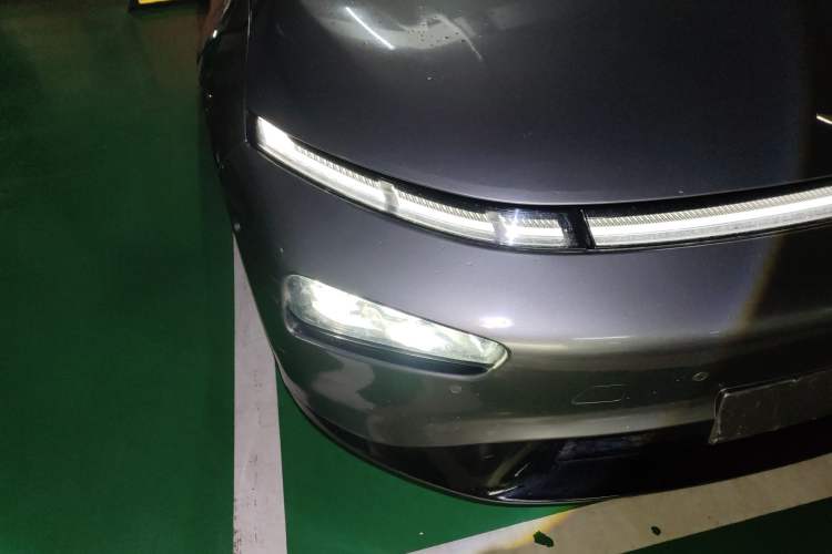 Used XPeng P7 2020 670N Right Front Headlight
