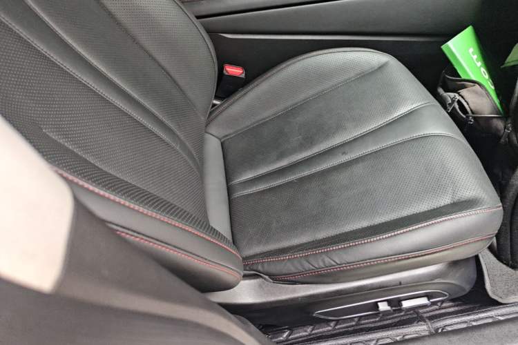 Used XPeng P7 2020 670N Right Front Seat