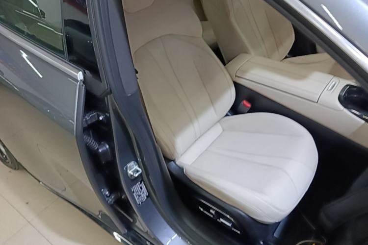 Used XPeng P7 2020 670N Right Front Seat