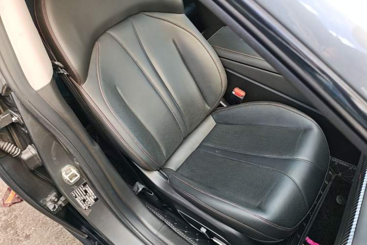 Used XPeng P7 2020 670N Right Front Seat
