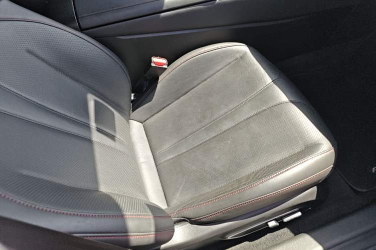 Used XPeng P7 2020 670N Right Front Seat