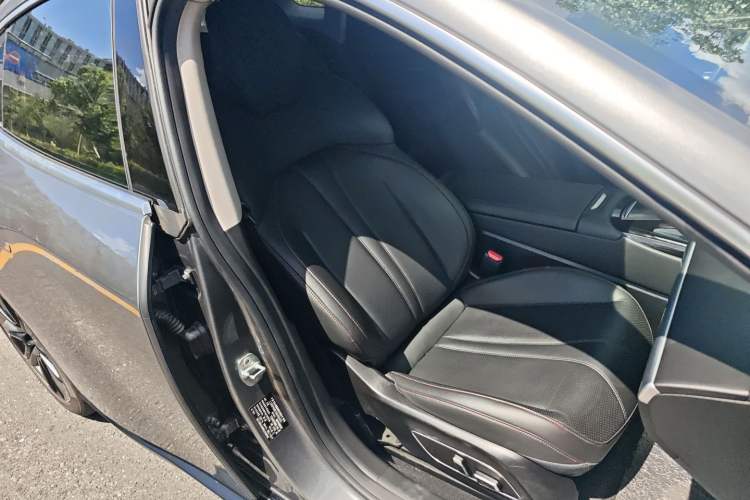 Used XPeng P7 2020 670N Right Front Seat