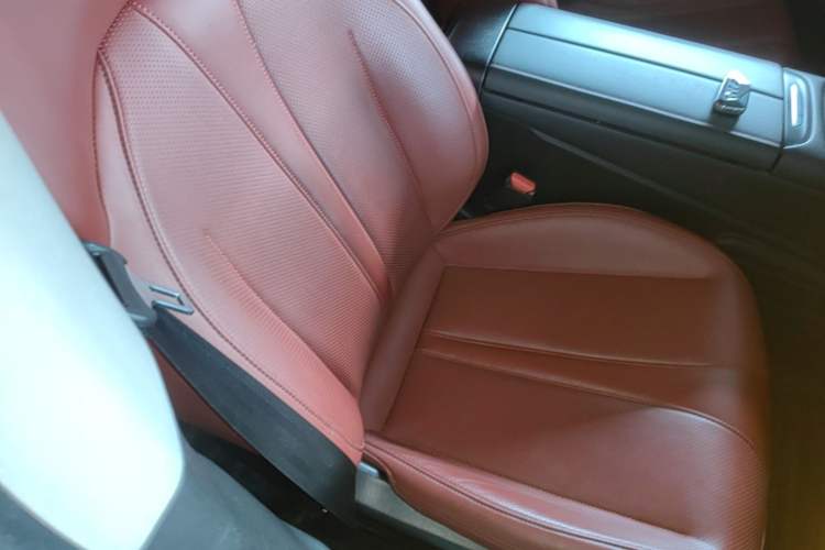 Used XPeng P7 2020 670N Right Front Seat