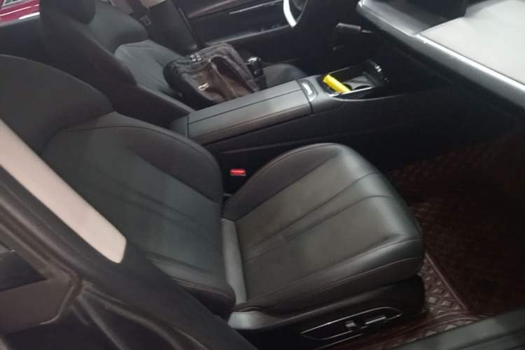 Used XPeng P7 2020 670N Right Front Seat