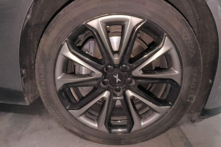 Used XPeng P7 2020 670N Right Front Wheel Hub