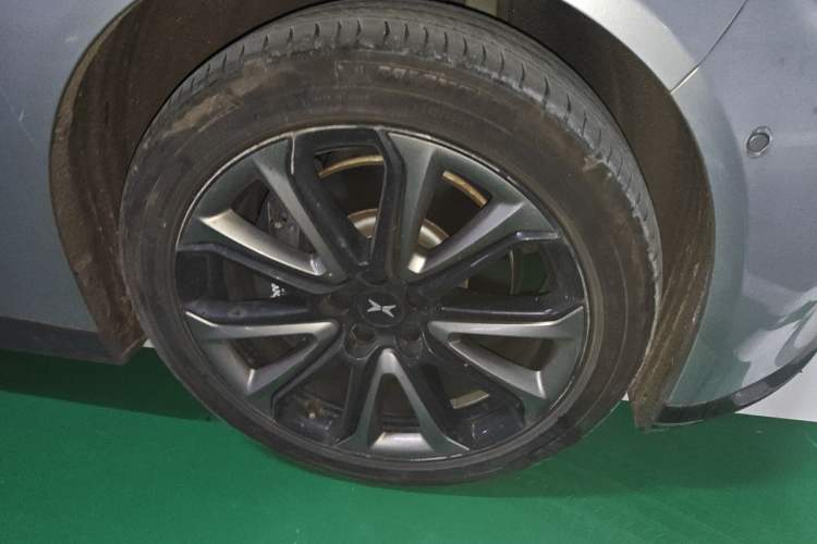 Used XPeng P7 2020 586E Right Front Wheel Hub