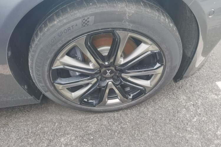 Used XPeng P7 2020 670E Right Front Wheel Hub