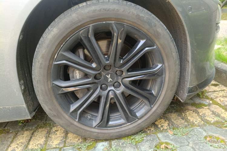 Used XPeng P7 2020 562E Performance Edition Right Front Wheel Hub
