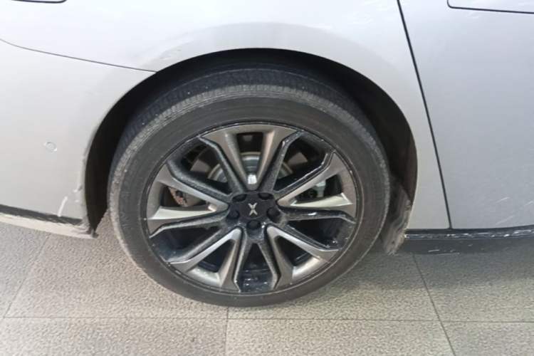 Used XPeng P7 2020 670E Right Rear Wheel Hub