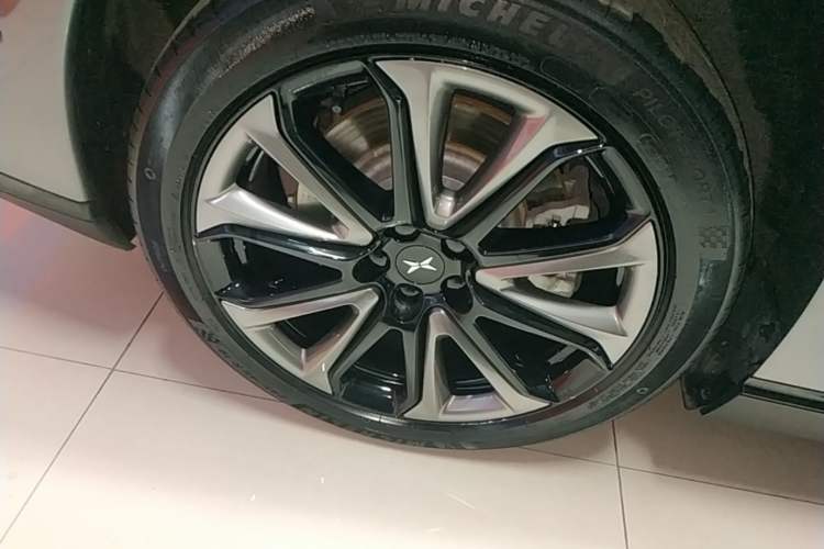 Used XPeng P7 2020 670N Right Rear Wheel Hub