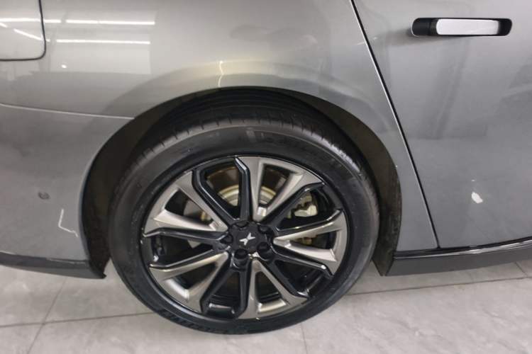 Used XPeng P7 2020 670E Right Rear Wheel Hub
