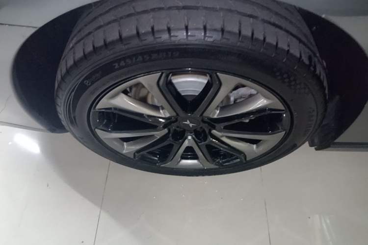 Used XPeng P7 2020 670N Right Rear Wheel Hub