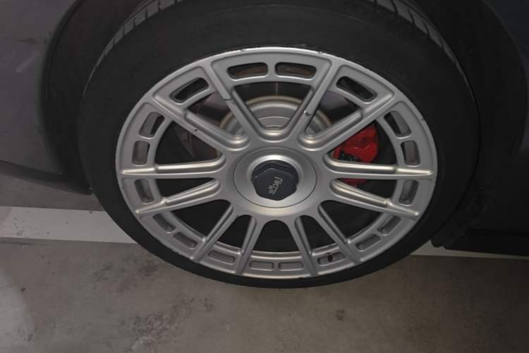 Used XPeng P7 2020 706G Right Rear Wheel Hub