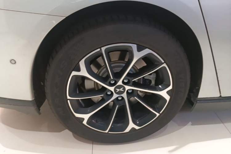 Used XPeng P7 2020 670N Right Rear Wheel Hub