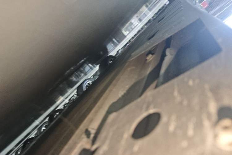 Used XPeng P7 2020 670E Right Side Sill